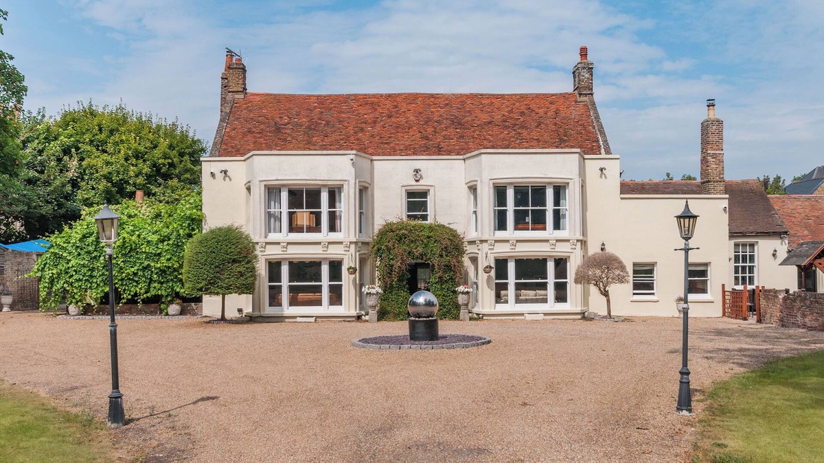 Westgate-on-Sea Cottage | 6 bedroom accommodation in Westgate On Sea, near Margate