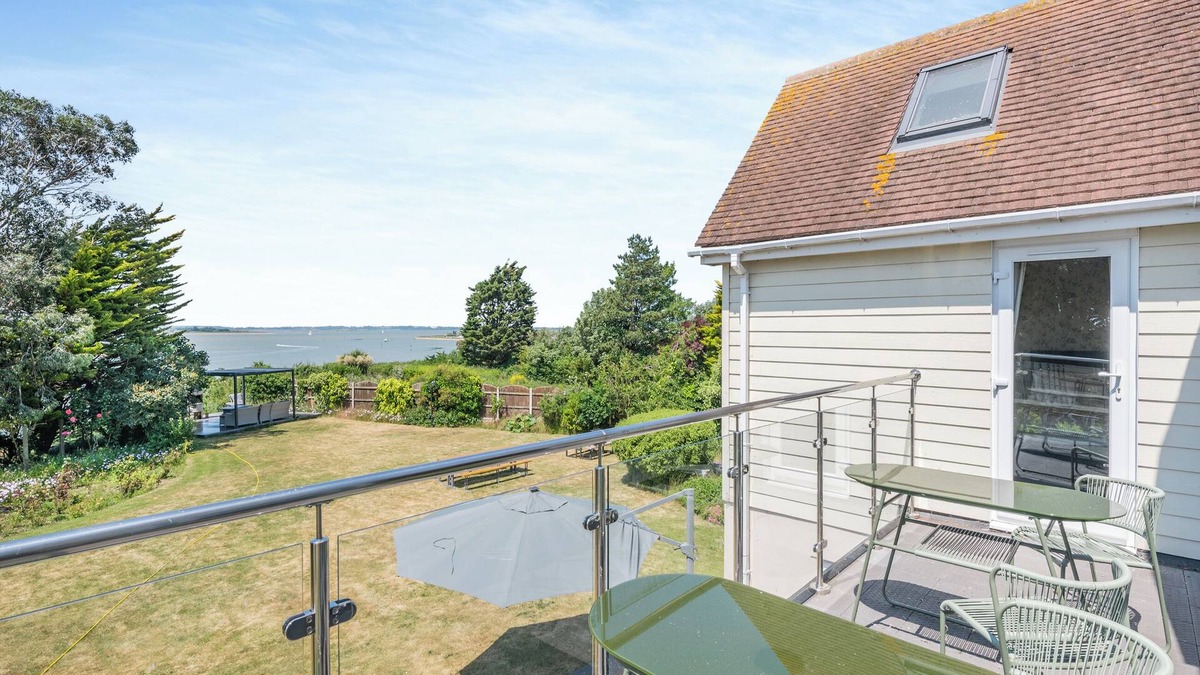 Brightlingsea Cottage | 6 bedroom accommodation in St Osyth, near Clacton-on-Sea