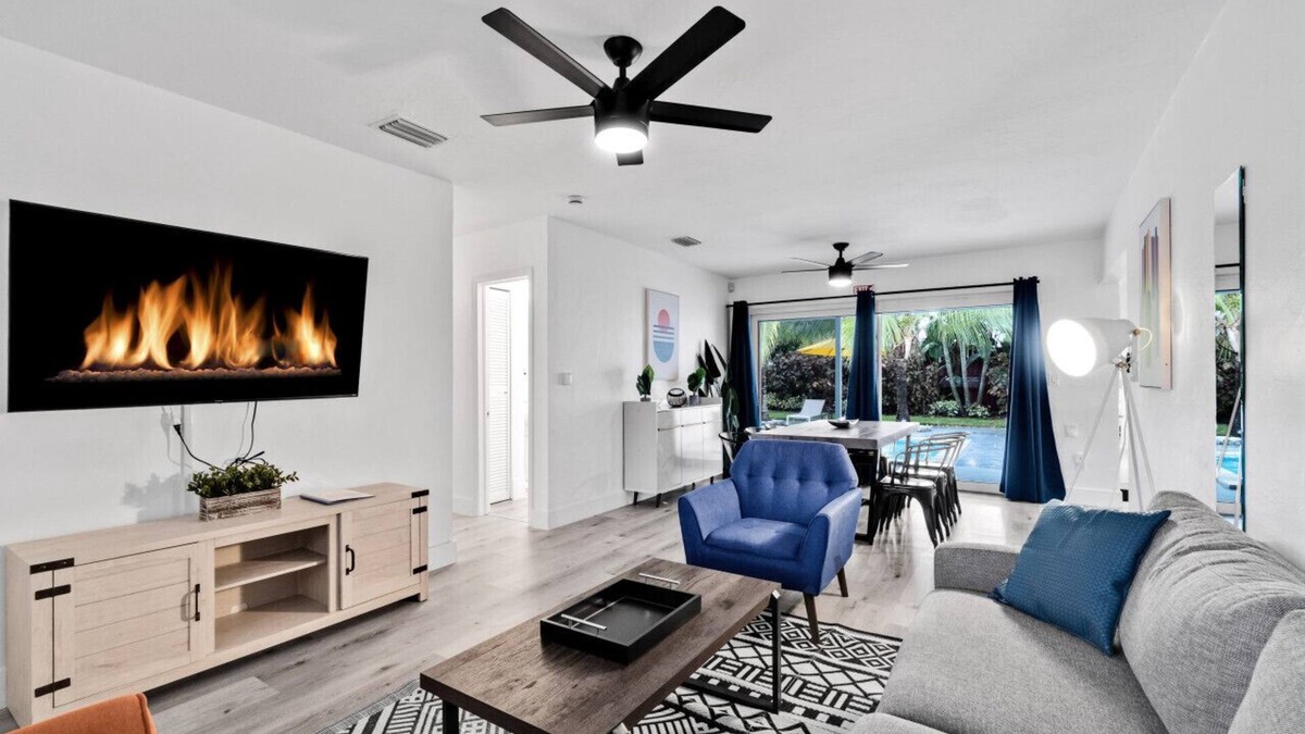West Hollywood House | 6 Bedroom Hollywood Pool Home Oasis