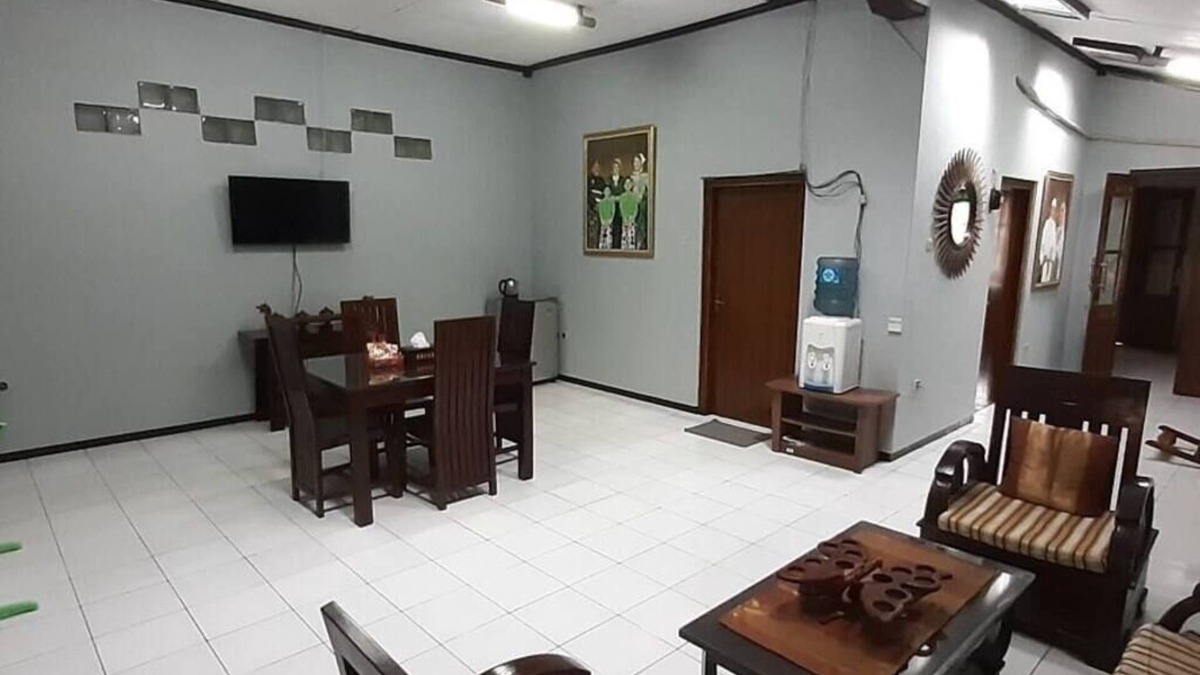 Central Yogyakarta House | 6 Bedroom house near alun-alun kidul Jogjakarta