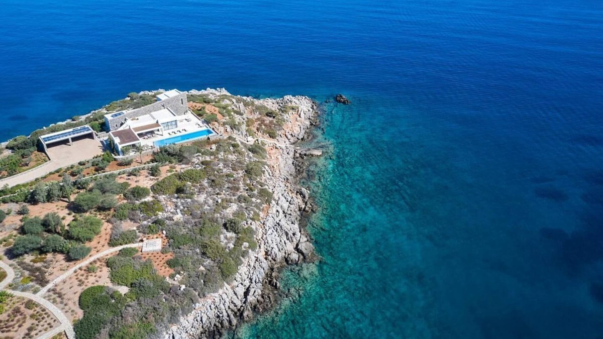 Ammoudara Villa | 6 Bedroom Seaside Villa with Heated Pool