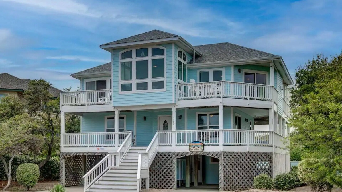 Corolla House | 6-bedroom semi-oceanfront house in Corolla OBX, Pets ok, heated pool.