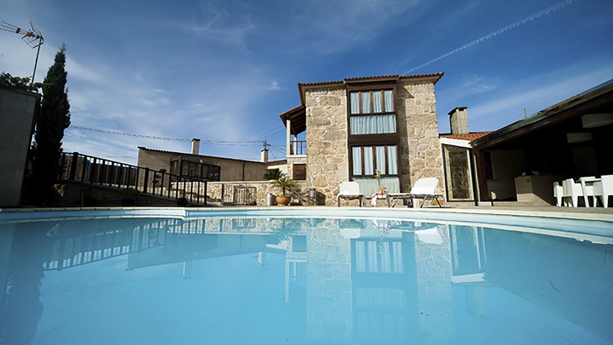 Cambados Villa | 6 bedroom villa with pool in the Rías Bajas