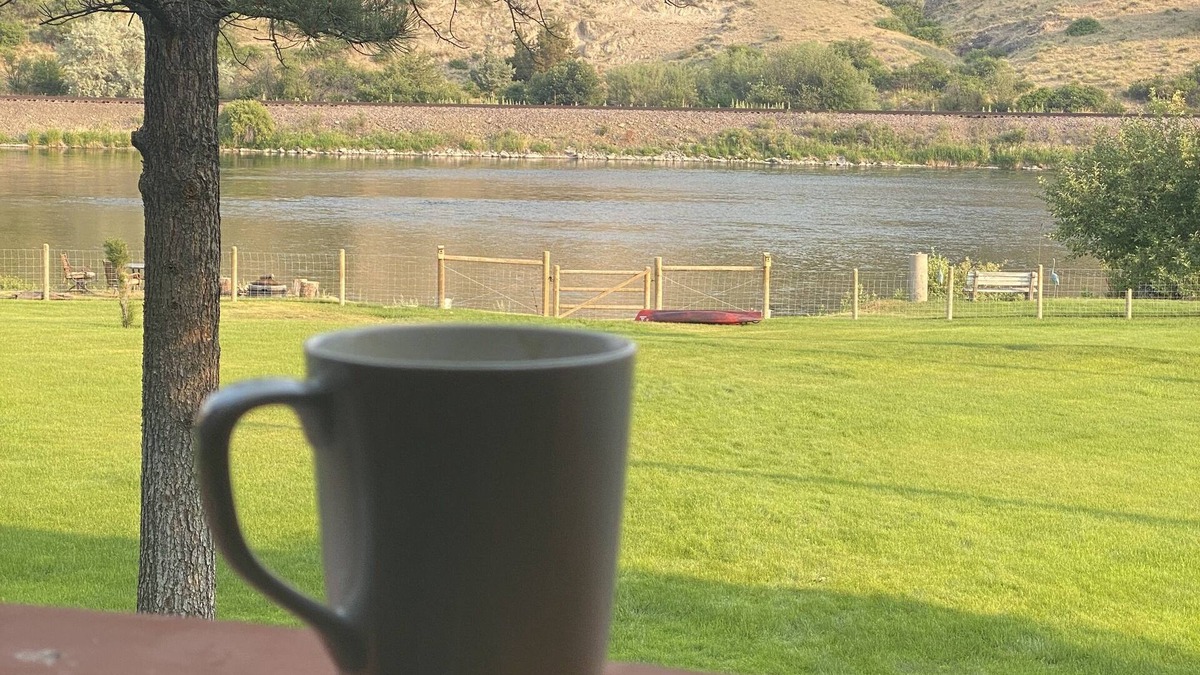 Cascade House | 6+ bedrooms, 3 bathrooms, Sauna, Hot tub! excellent flyfishing on the Mighty Mo!