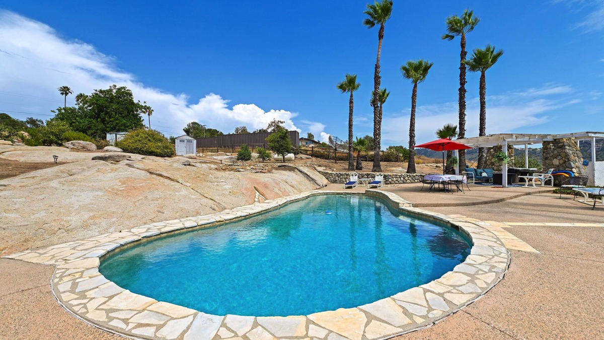 Valley Center House | 6 BEDROOMS. Private Home on 2.5 acres. pool, with views I 12 beds
