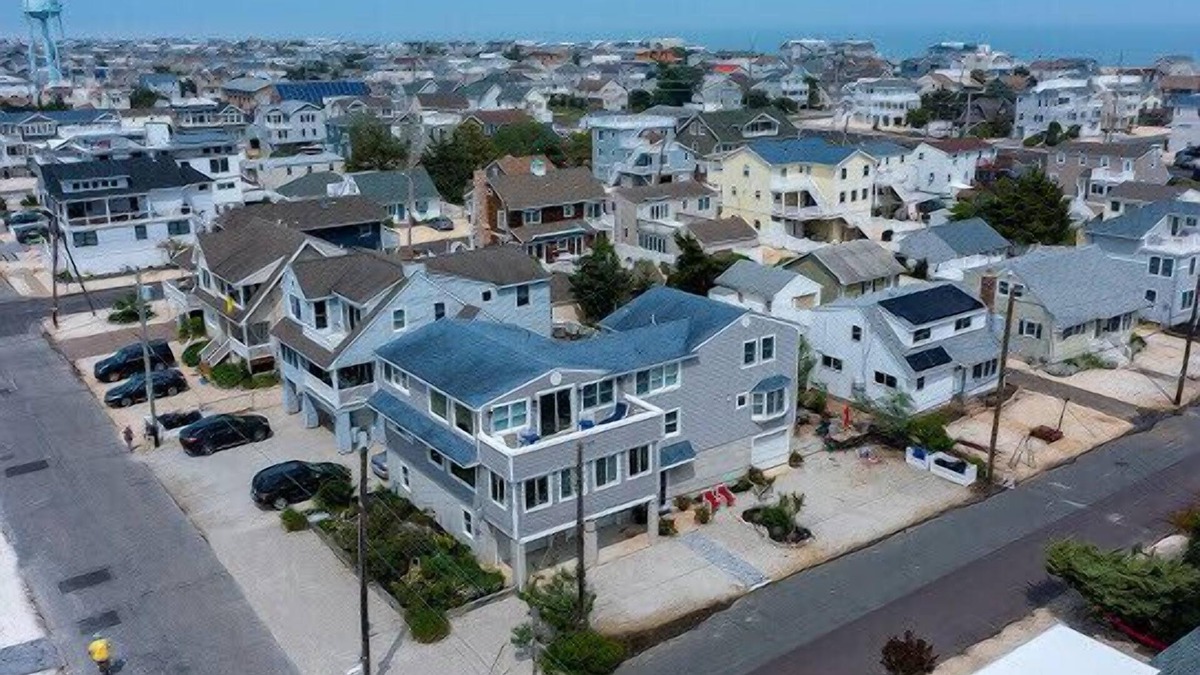North Beach Haven House | 6 Beds, 4 Baths w Elevator LBI - Now Booking 2026