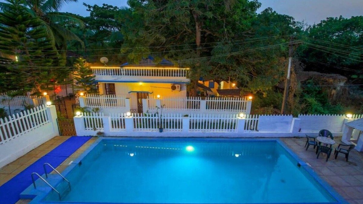 Baga Villa | 6 BHK Private pool Portuguese villa 500m Candolim