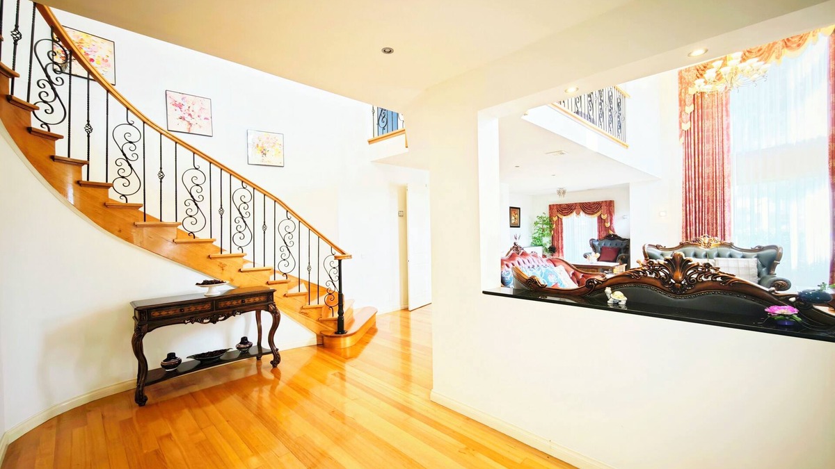 Keysborough House | 6 BR 3 BATH large mansion, 3 king beds, 4 queen beds, 5-star supreme enjoyment