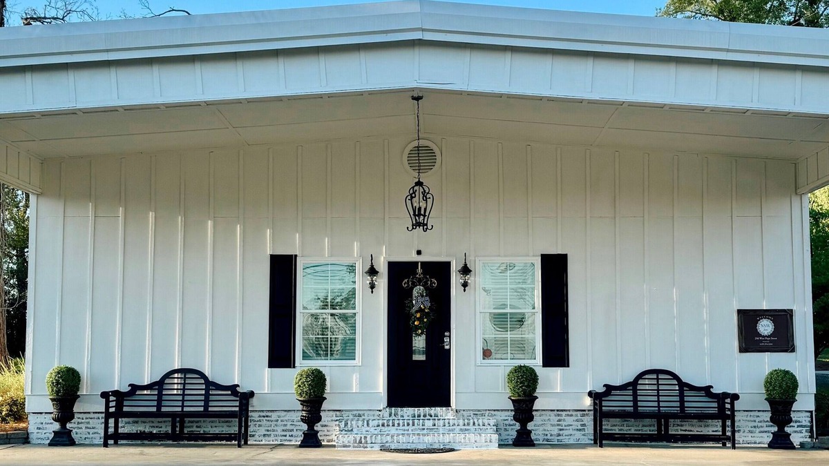 Sylvester Hotel | 6-BR in Sylvester, GA - Southern Charm Meets Spacious Comfort