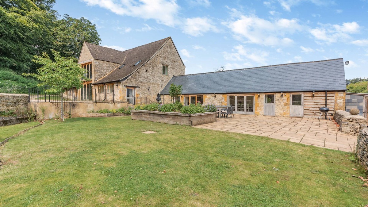 Condicote Cottage | 6 Ensuite Bedrooms Cotswold Barn - Waterhead Barn