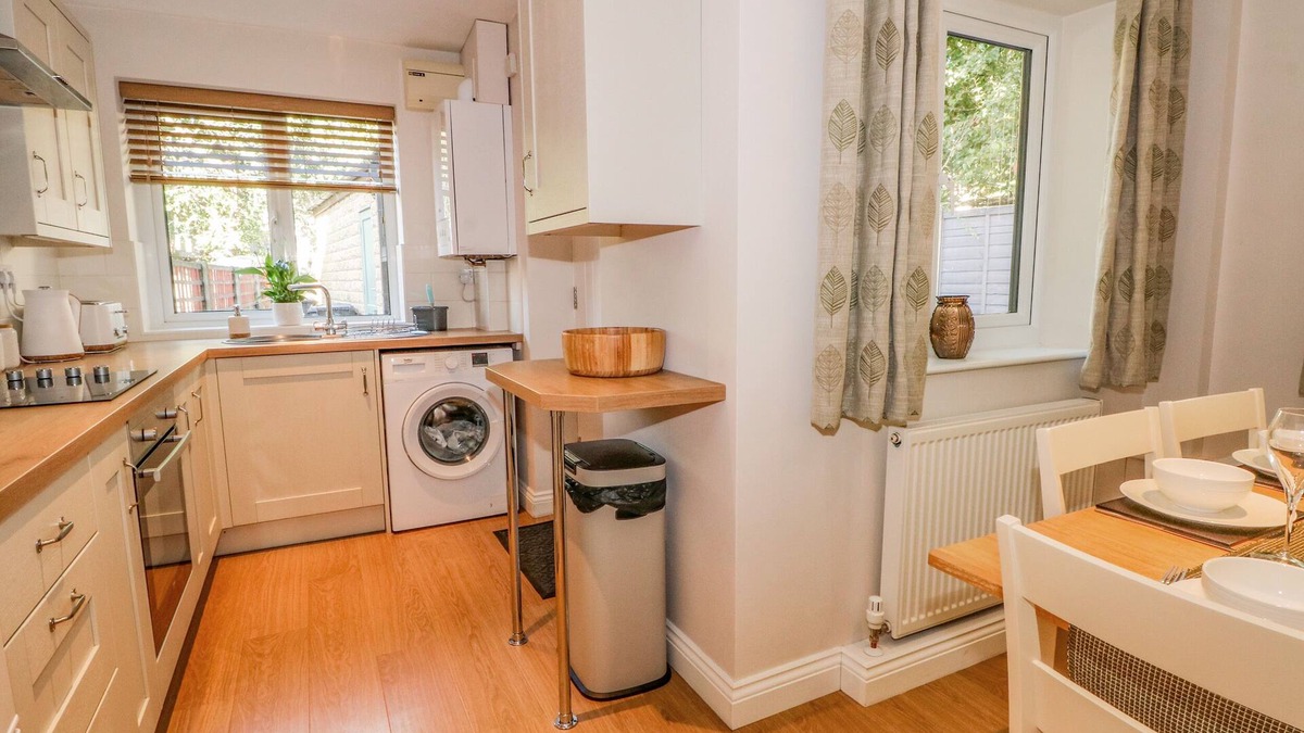 Chinley Cottage | 6 Hunters Green Close
