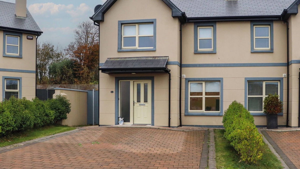 Castlemartyr Cottage | 6 LIOS NA MBAN, family friendly in Ladysbridge, County Cork