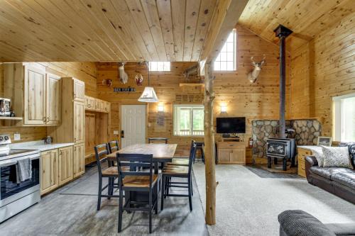 Backus House | 6 Mi to Spider Lake ATV Trails Cabin with Fire Pit