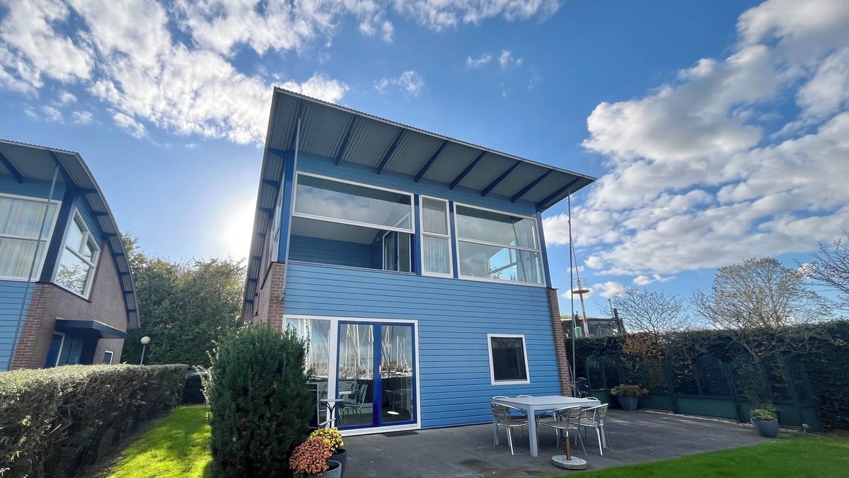 Anjum House | 6 pers Modern harbor house with fenced garden with the lake view