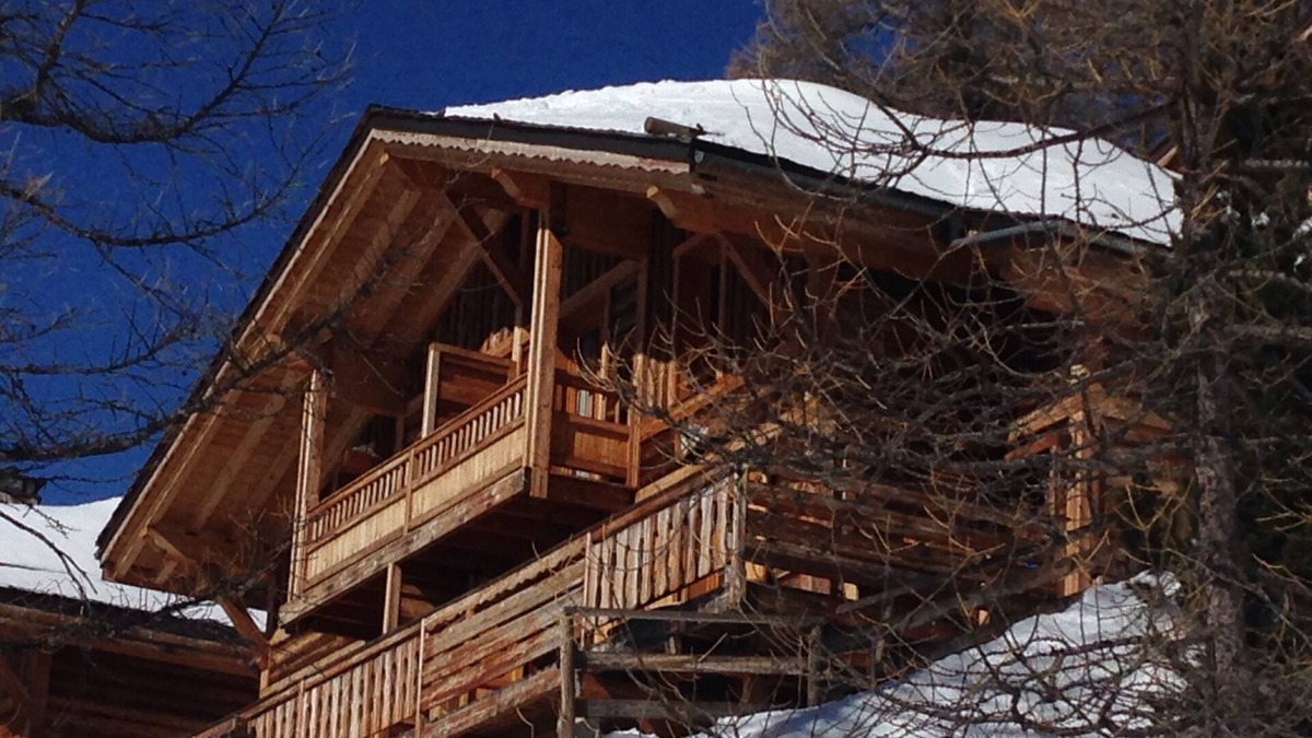 Isola Ski Chalet | 6-person chalet
