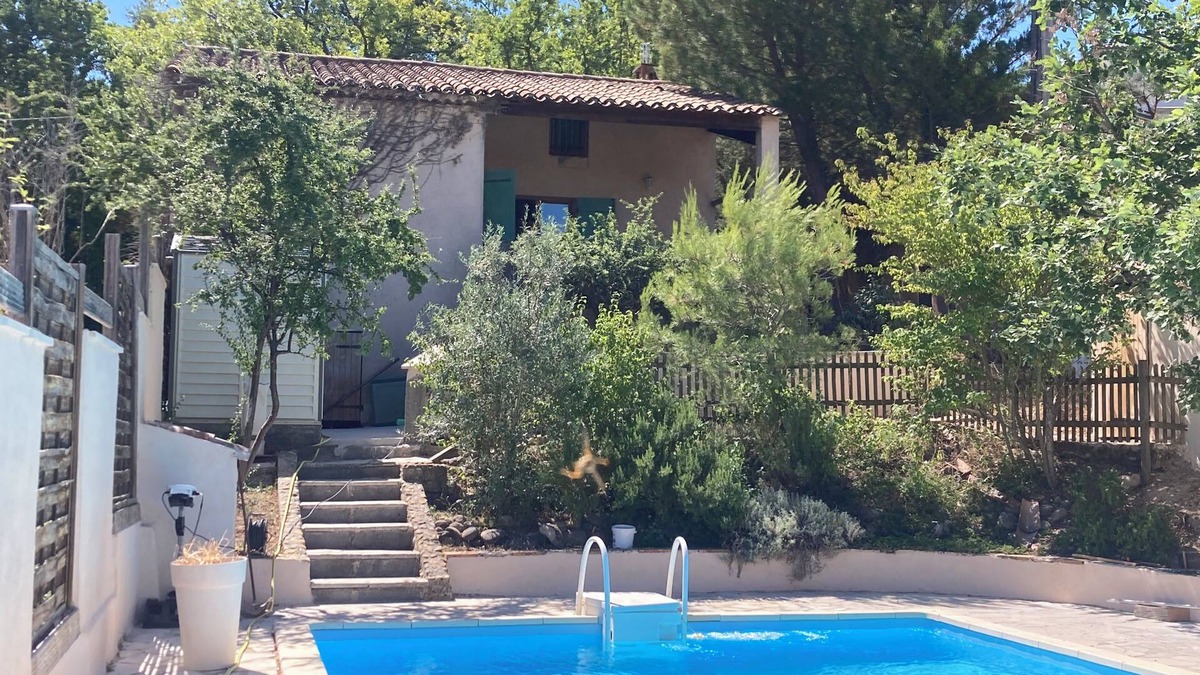 Valensole House | 6-person house with pool and enclosed garden