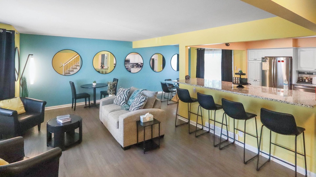 Deer Ridge House | 6 Private bedrooms with desks, 3.5 Bath, 940 Mbps, Patio with Grill