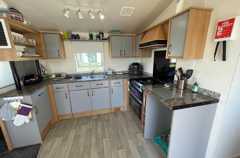 Forfar House | 6 Rannoch, lovely holiday static caravan for dogs & their owners.