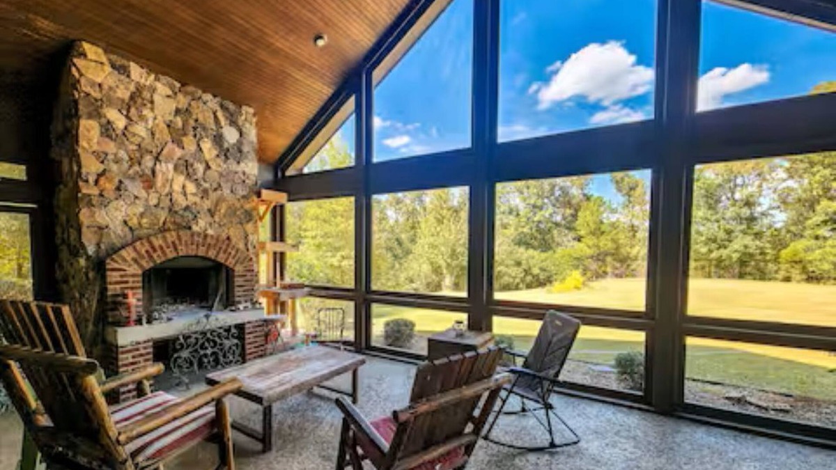 Upatoi House | 6000 sq ft home with Private Pool and Hot Tub, Sleeps 16 - 13 Acres