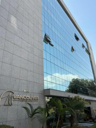 Santo Agostinho Apartment | 603 Apartamento ao lado do Materdei e Assembleia legislativa , Sala Minas Gerais, cozinha completa e vaga de garagem