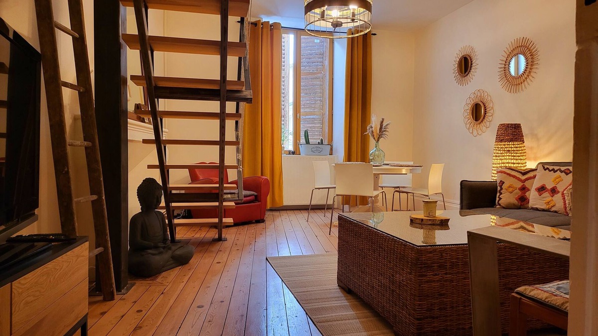 Gannat Apartment | 60m2 Bohemian chic "Duplex Macon", 20min from Vichy