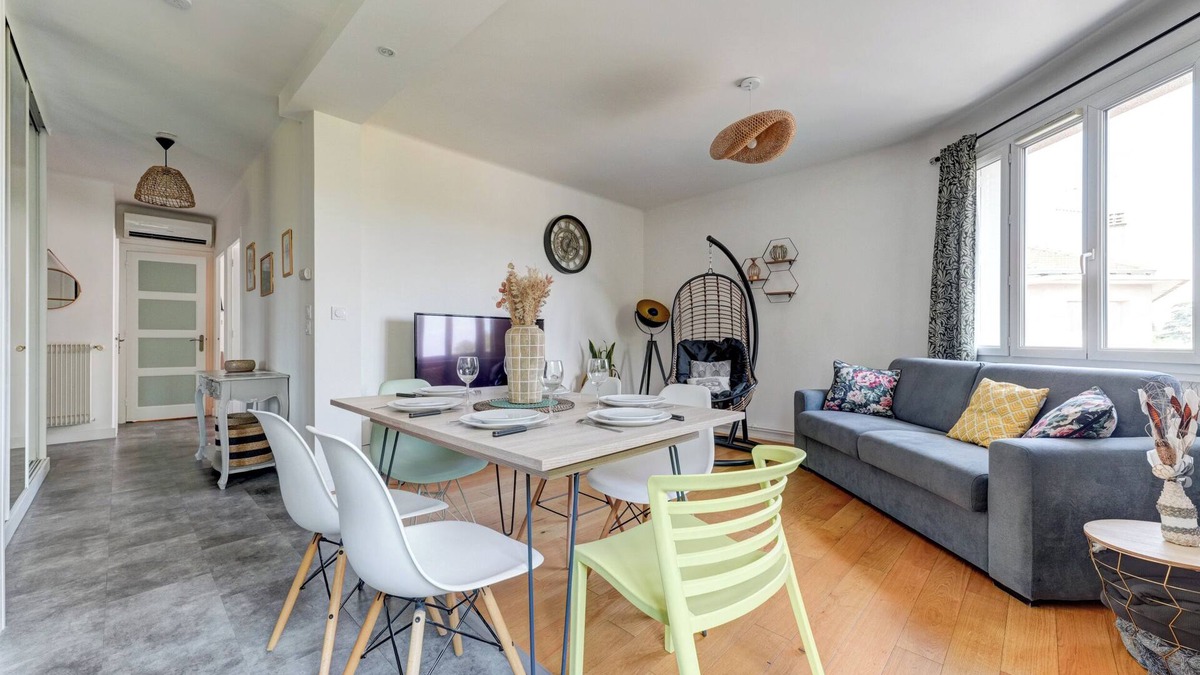 Bron Apartment | ⭐️ 60m2 near Eurexpo, Groupama stadium, HFME ⭐️