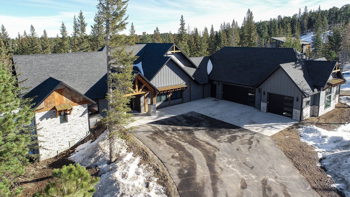 Lead Cabin | 6400+ Sq. Ft. Beautiful New Lodge in Powder House Pass w/Comm. Pool Access!