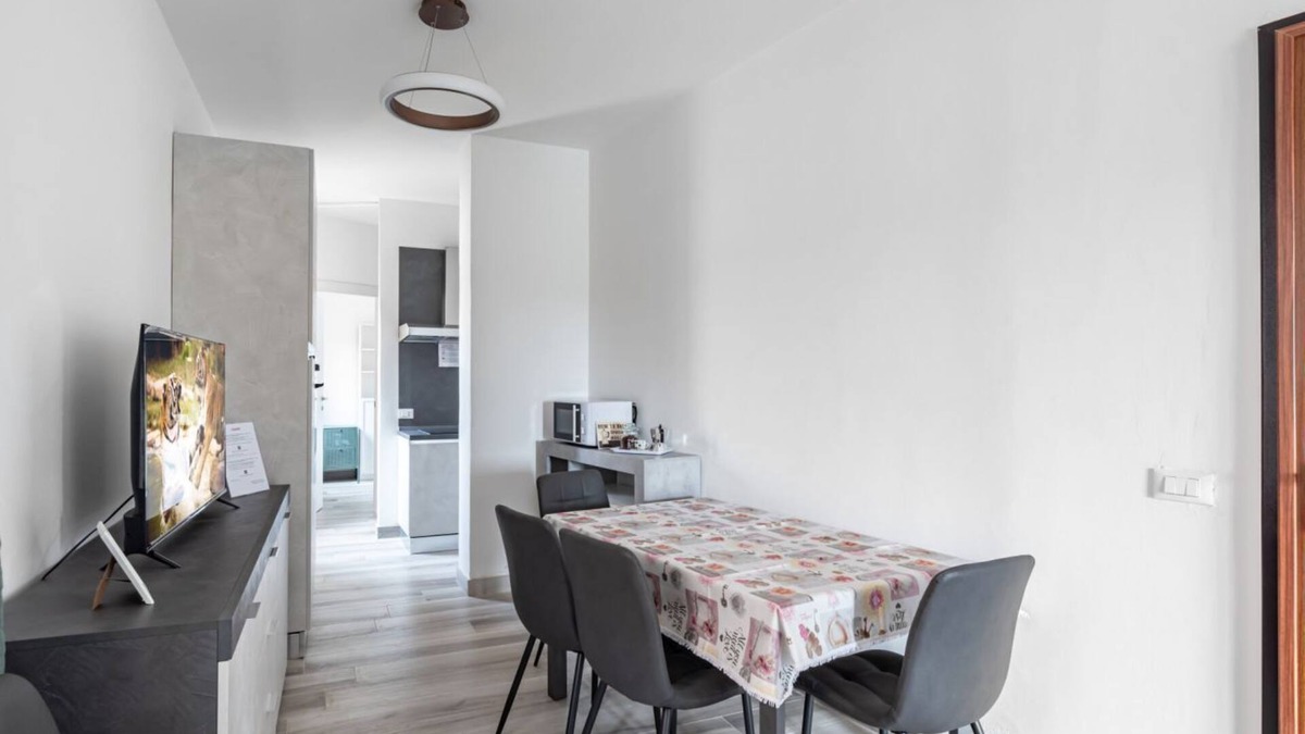 Peraga Apartment | 65 sqm apartment located on the first floor of a building without a lift (stairs to access), can comfortably accommodate up to 6 people.The accommodation consists of two bedrooms, living room with kitchenette, bathroom and balcony.The accommodation is lo