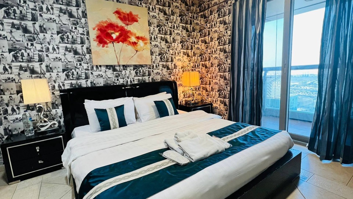 Dubai Marina Apartment | 68 FLOOR MARINA VIEW 1 BEDROOM APARTMENT PRINCESS TOWER DUBAI MARINA