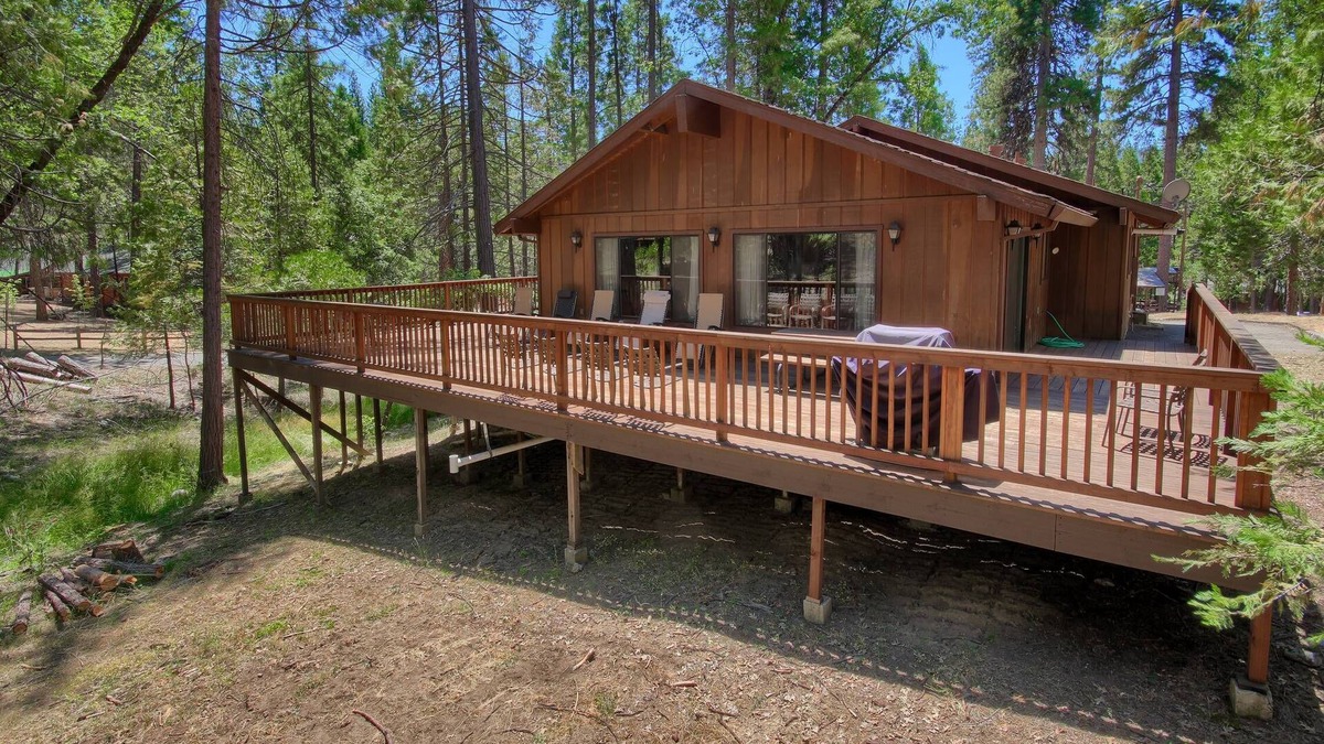North Wawona Cabin | (69) Bordentown West at The Redwoods In Yosemite
