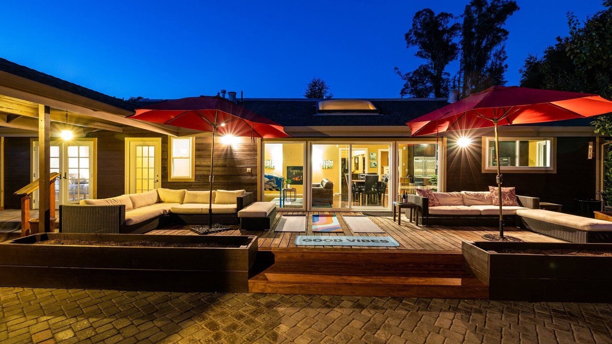 Sleepy Hollow Villa | 6BD/4BA Villa -> Saltwater Pool + BBQ + Pool Table