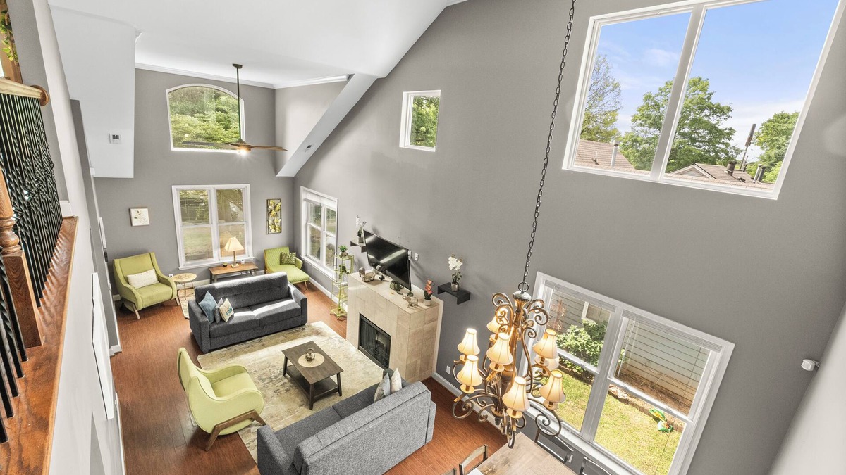 Biddleville House | 6bd 4bth, 9 beds - Uptown, Airport, Blume, Nascar HOF & BOA Stadium