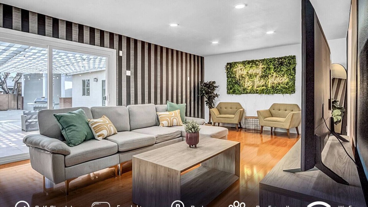 Sherwood Forest and Thistle Development House | 6BR 3BA Home near Disneyland