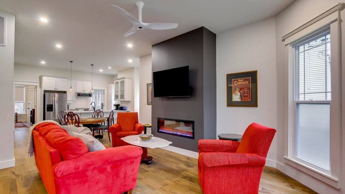 Crescent Hill House | 6BR/3BA PRIME Location - Entire Home (Both Units)