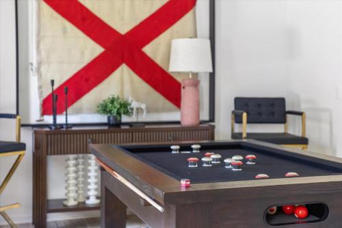 West Omaha House | 6BR Luxury Stay Prime Spot Games & More