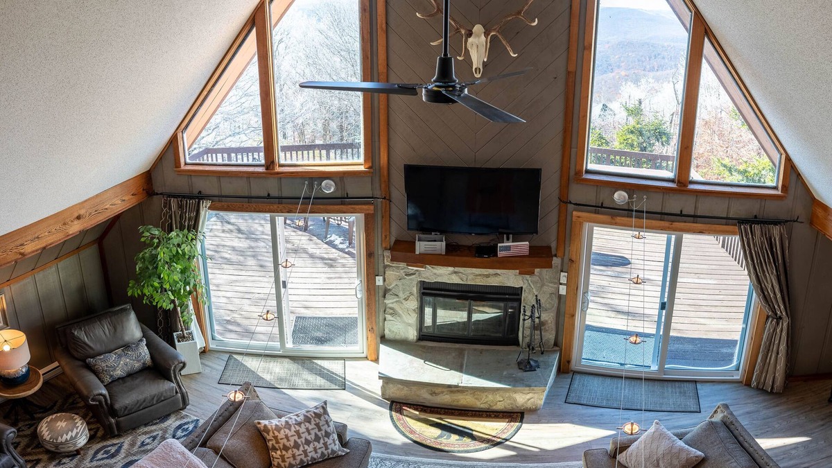 Snowshoe House | 6BR Mtn House, Spectacular Valley and Sunset Views, Rec Room, Hot Tub, Fire Pit