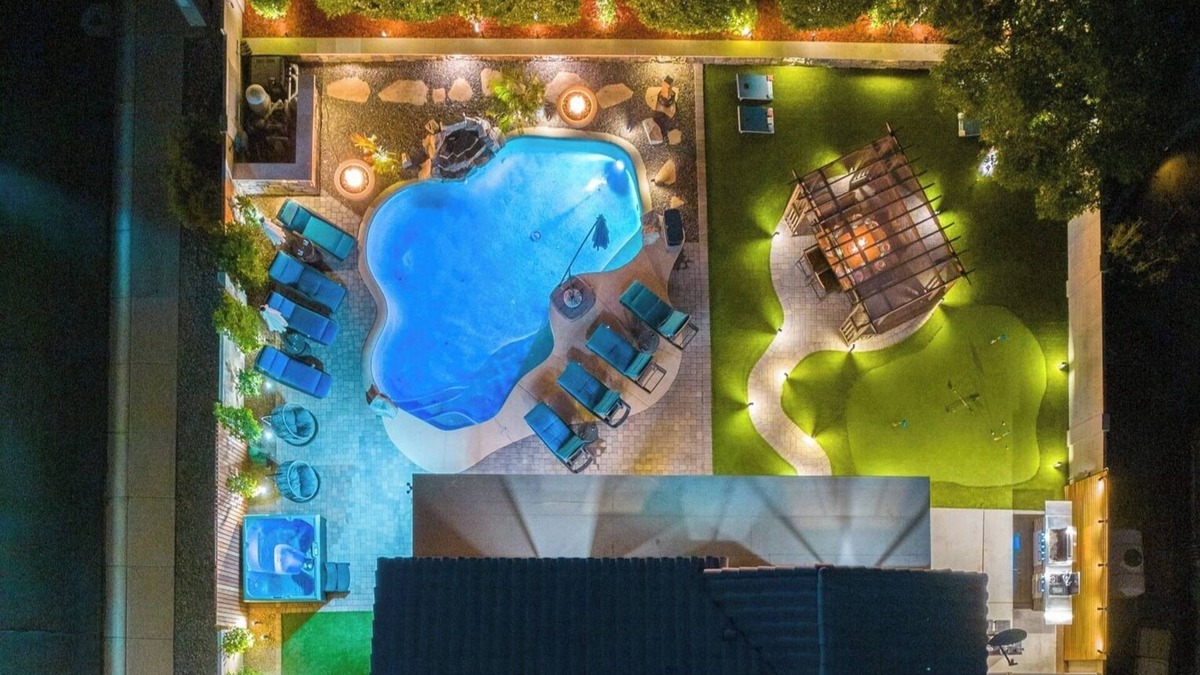 Glendale House | 6BR Wonder w/Heated Pool/Hot Tub/Game Room