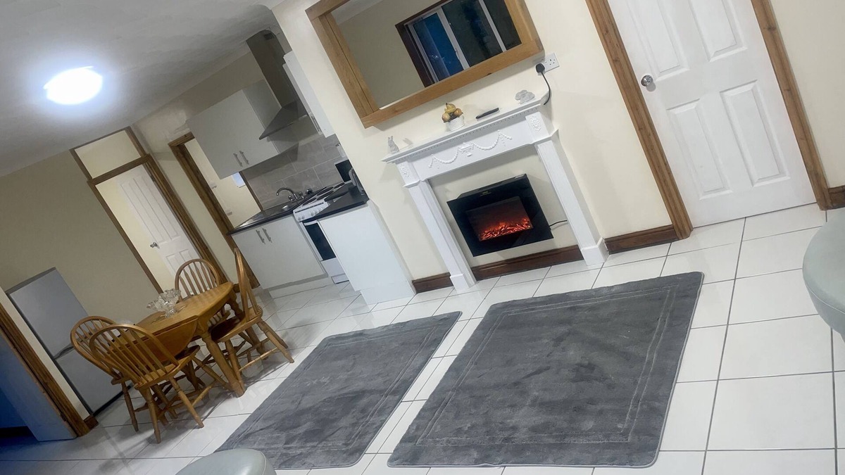 Bircotes Cottage | 6Guests-3Bedroom-Tv-Parking