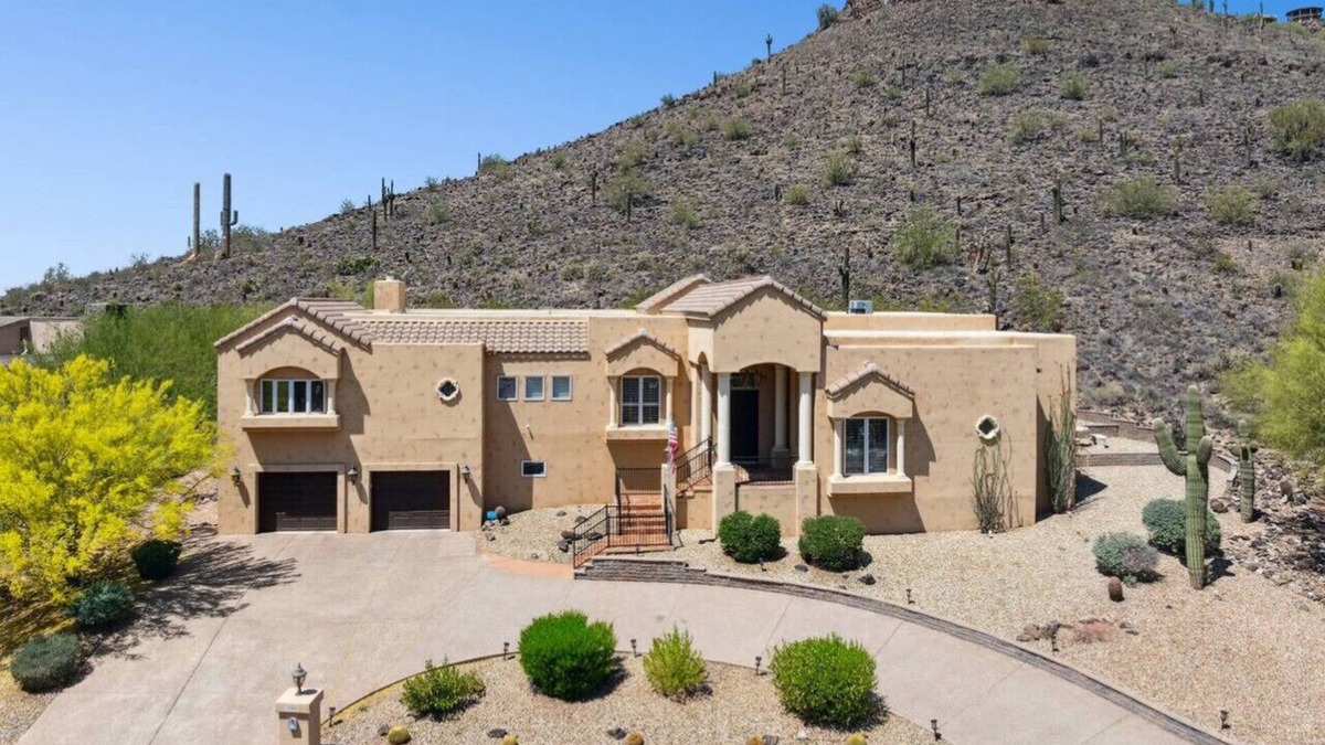 Moon Mountain Vistas House | 7,000 Sqft Home | pool | Movie Theater | Sauna