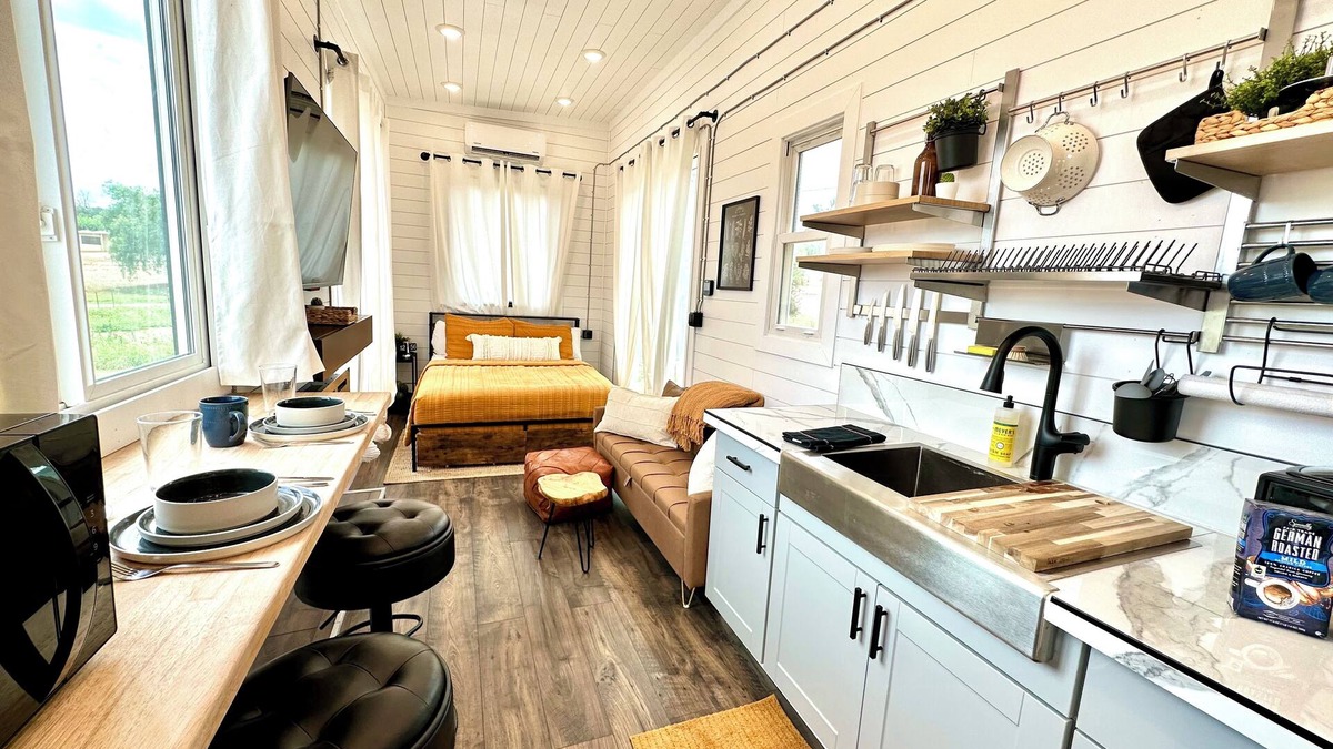 Ramona Other | 7 BDRM Family Farm Retreat - Game Room. Pool Hot Tub. Chickens. Farm Standn