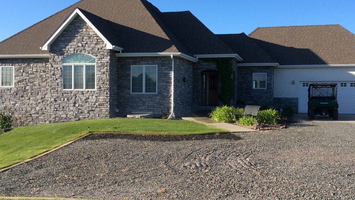 Lonergan House | 7 Bed 4 Bath w/Exquisite Lake McConaughy View!