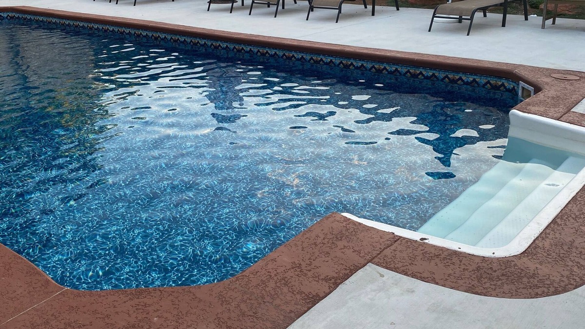 Norman House | 7 bedroom , 5.5 bathroom, sleep 16+, Pool, Theater room, Hot Tub, Game room.