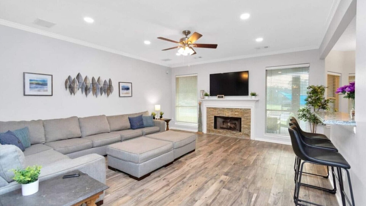 Barker Apartment | 7-Bedroom Hideaway, Pool: 25 Min to Downtown HT