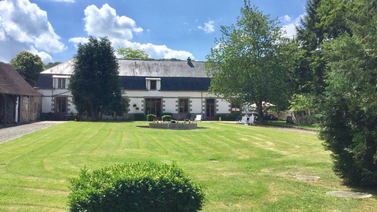 La Foret-Auvray House | 7-bedroom house with large private yard
