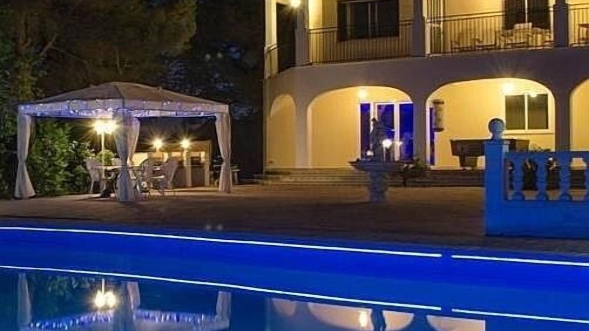 Alberique Villa | 7 Bedroom Villa With Private Pool And Private Tennis Courts