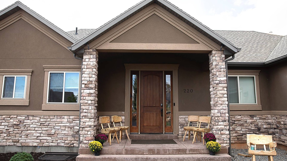 Cherimoya Hill House | 7 Bedrooms Lake/Mountain views, Hot Tub, Theater room. Great for all seasons