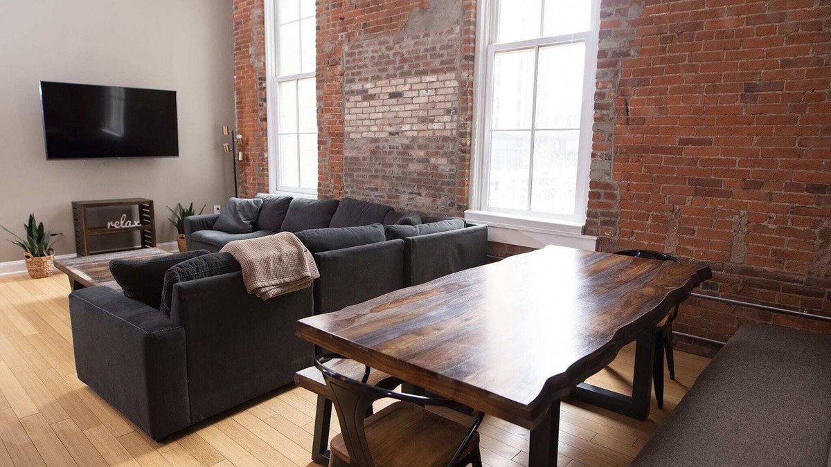 Wholesale District Apartment | 7 Beds off Georgia Street Near Convention Center