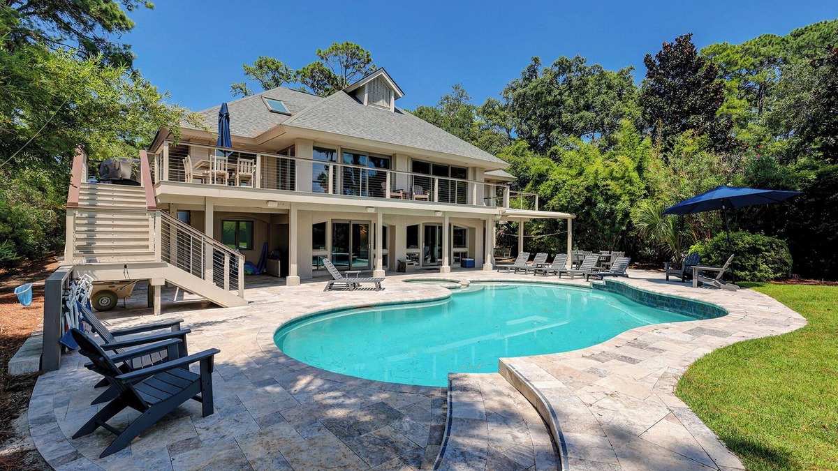 South Beach House | 7 Black Duck- Oceanfront, 9 Bedrooms, Large 30 ft x 18.ft Private Pool & Spa.