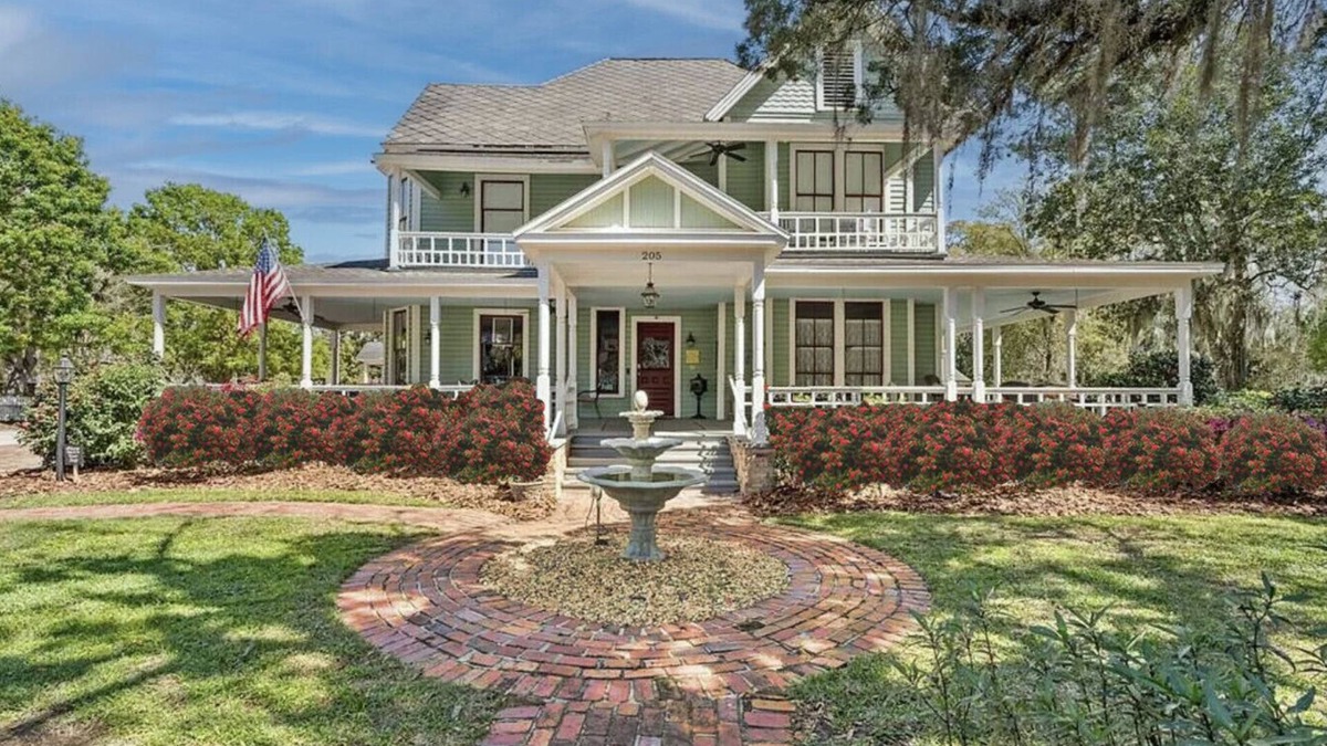 Gainesville House | 7 BR/7 BA, Huge Porches, Perfect for an Event