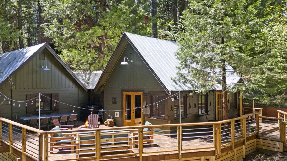 Long Barn Cabin | 7 Cedars Lodge/Modern/Multifamily/AC/Starlink